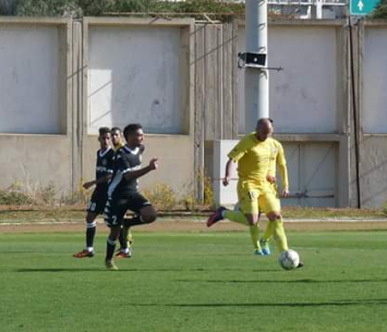 חן לוי (בצהוב). כבש צמד לזכות חולון (אלי שמואלי)