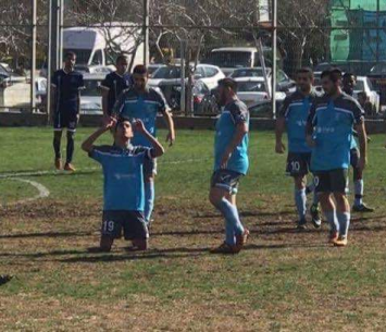 עידן מסיקה (מספר 19) חוגג ומקדיש את השער לאביו (לירון ברדה)