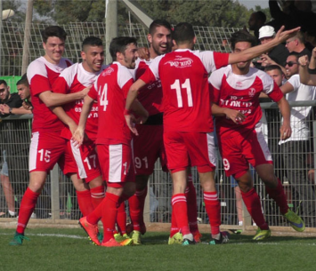 שחקני אזור חוגגים ניצחון חשוב ביותר