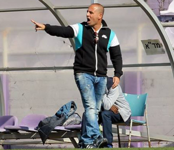 מאמן כפר קאסם. שי מאור (לירן דורף)