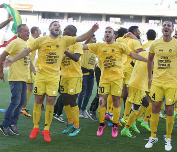 שחקני נתניה חוגגים עלייה (אלן שיבר)