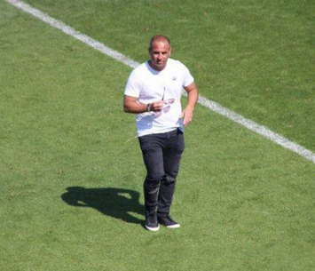 מאמן כפר קאסם. שי מאור (לוטפי עיסא, לקום)