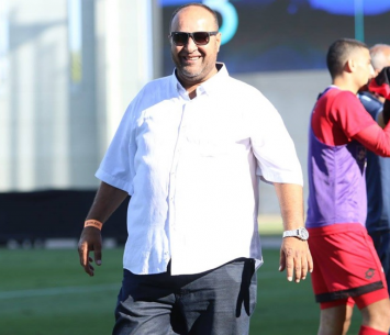 באדיר. מאמין בשחקנים שלו