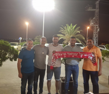 עוד החתמה מרשימה. דור הלוי במעמד החתימה