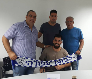 רון שושן במעמד החתימה