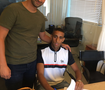 בדיר עם סוכנו אסף ואקנין