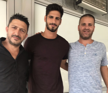 אסיף במעמד החתימה