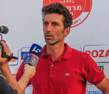 אריק בנאדו בסיום המשחק (יוסי סוריק)