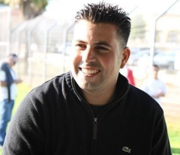 מאושר מהניצחון. זדה