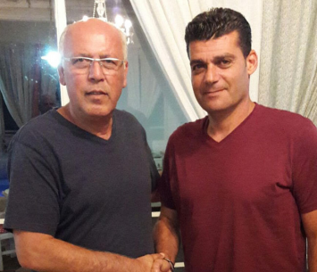 ניסו אביטן במעמד החתימה