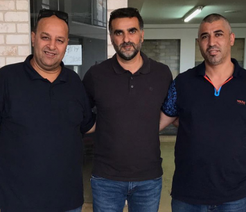 מאמון עאמר במעמד החתימה