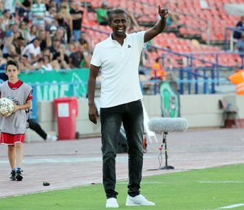 מחזק את הקבוצה. דגו (לירן דורף)