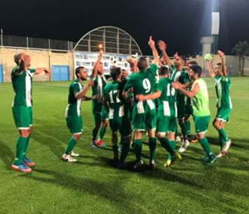 שחקני דליה חוגגים 