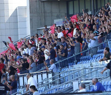 עוברים מבית לבית. אוהדי כפר קאסם