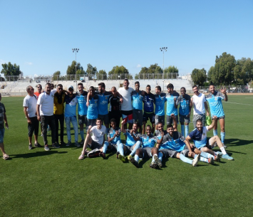 שמחים מהניצחון. קריית עקרון