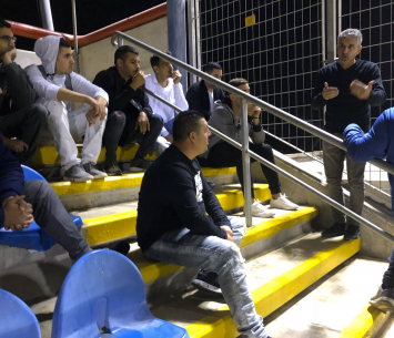 אבי לוי והאוהדים