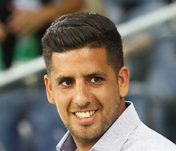 מאמנה החדש של נשר. בראון