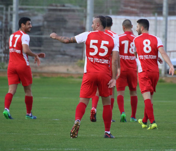 זכו לשיחה מהיושב ראש. שחקני כפר קאסם (נזיה סולטאן)