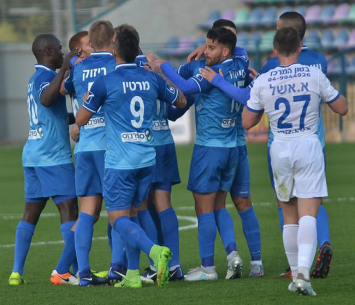 חגגו על קטמון. שחקני עפולה (אבי רביבו)