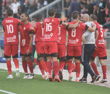 שחקני חדרה חוגגים שוב (שלומי גבאי)