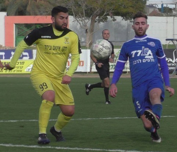 יושב בבית. סרור (שקד מורג)