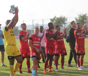 שחקני חדרה חוגגים (ערוץ הספורט)