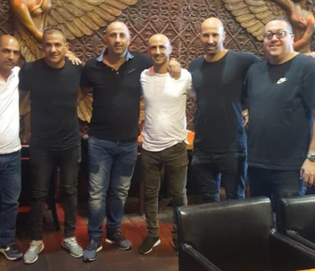 רוזנקוביץ' במעמד החתימה