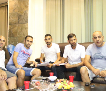 ממשיך באדום. אדרי (נזיה סולטאן)