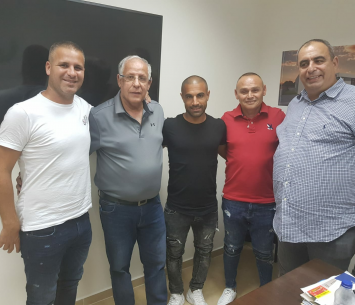 עידן דוד במעמד החתימה