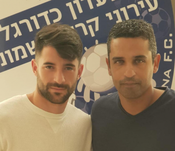 רוטשטיין במעמד החתימה