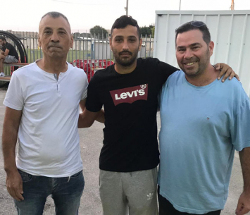 כהן במעמד החתימה