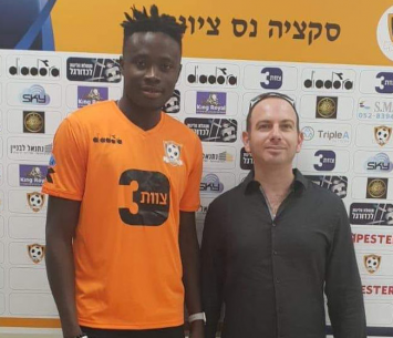 החלוץ במעמד החתימה