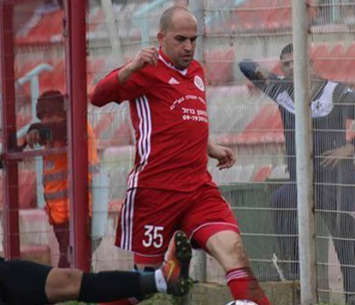 חוזר לטירה. גזל