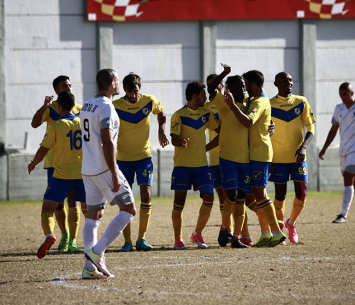 שחקני יבנה חוגגים (payperlens)