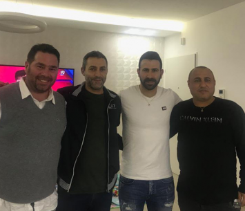 ניסן רביבו במעמד החתימה