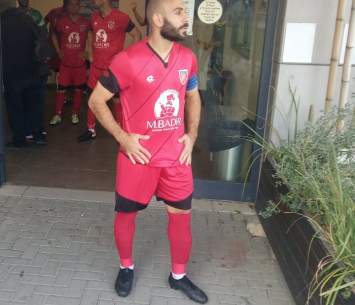 הפסד מביך. שחקני כפר קאסם לפני שריקת הפתיחה