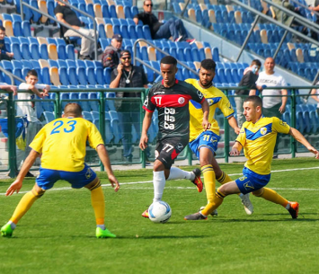 נפרדו בחלוקת נקודות (אבישי אפטקר)