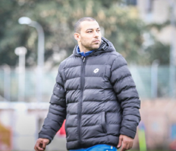 זועם על קבוצות אחרות. עמאר