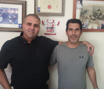 אוזן במעמד החתימה