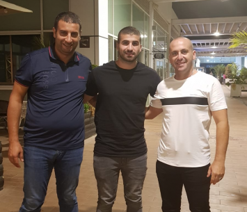 חיזוק משמעותי. מערבי במעמד החתימה