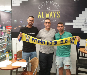 אלי אמסלם ושחקני הרכש דקל כחלון ועומר שוורץ