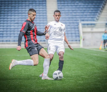 אבליאב במדים הישנים (צילום: נזיה סולטאן)