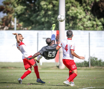 פתיחה נהדרת לטירה (נזיה סולטאן)