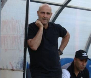 ניצחון בכורה בליגה. ארז בנודיס (עודד חסין) 