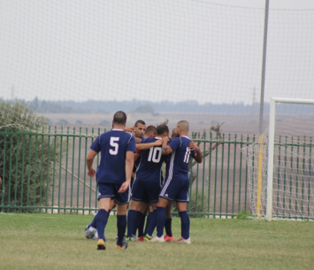 שחקני בני ריינה חוגגים ניצחון מול בני מוסמוס (דאפר מחאמיד)