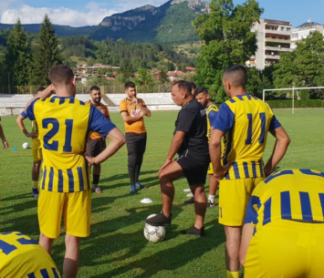 חנא פרהוד ושחקני בני ריינה (דף הפייסבוק בני ני ריינה)