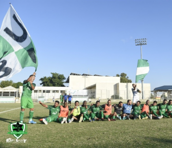 שחקני שדרות חוגגים (אורי גבאי)