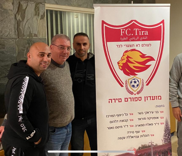 גרשומוב במעמד החתימה