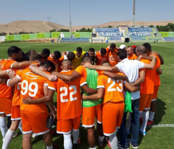 שחקני מכבי ערד תמר חוגגים ניצחון (פייסבוק מכבי ערד תמר)