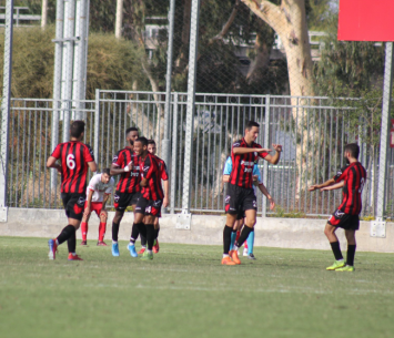 ניצחון חשוב. שחקני הפועל הרצליה (דאפר מחאמיד)